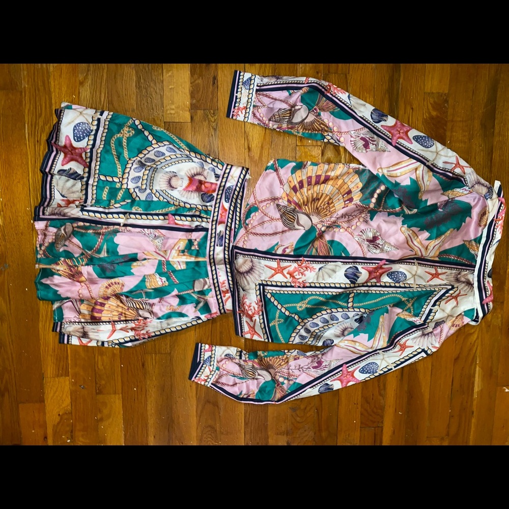 2 Piece Set - Picture 2 of 5